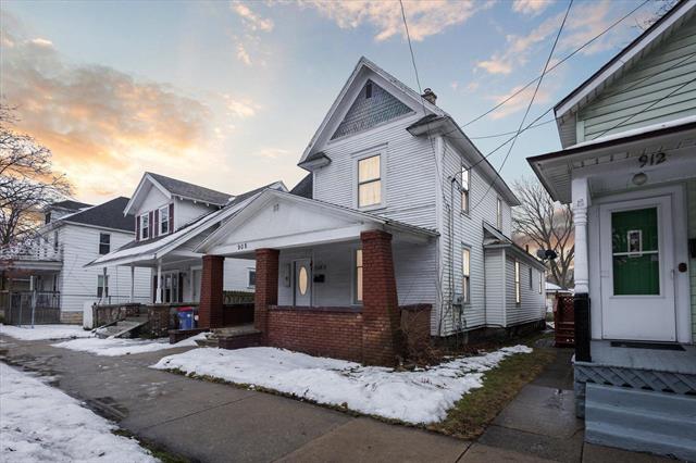 front view picture of 908 1St Street Nw, Grand Rapids, MI. 49504