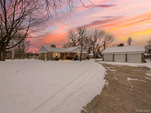 front view picture of 9745 Marshall Road, South Lyon, MI. 48178