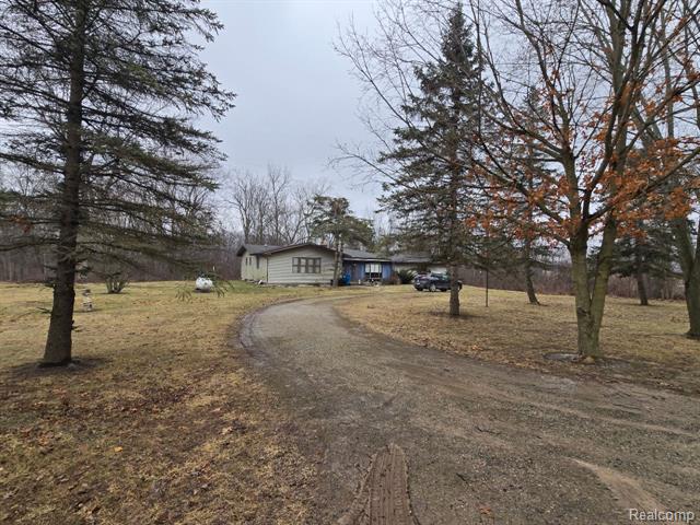 front view picture of 14565 Sharon Hollow Road, Manchester, MI. 48158