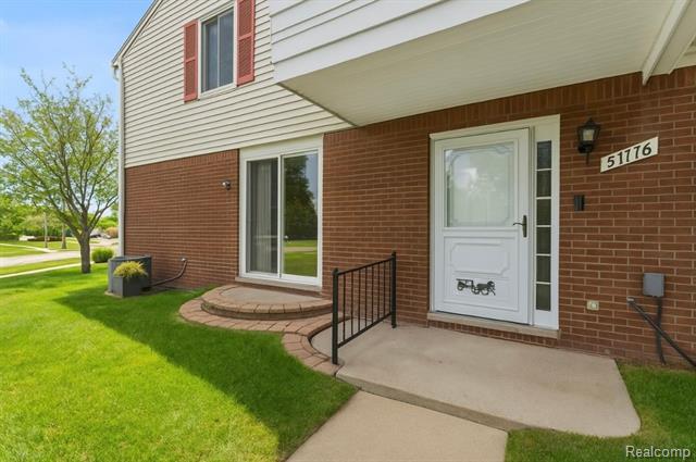 front view picture of 51116 S Foster Road, New Baltimore, MI. 48047