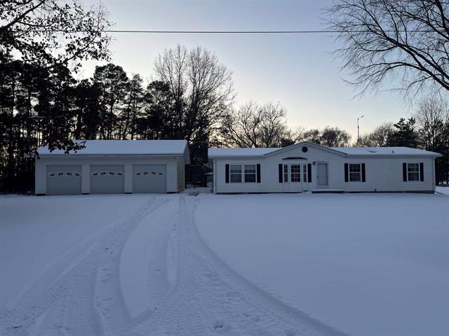 front view picture of 3847 Indian Lane, Weidman, MI. 48893