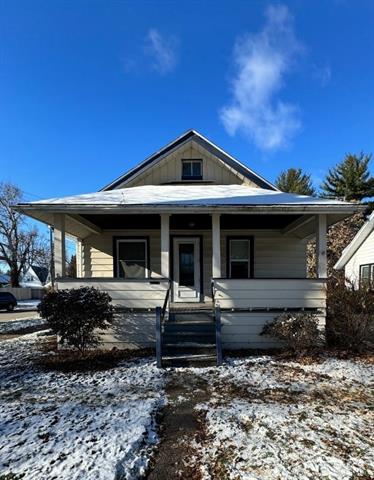 front view picture of 1701 Mershon Street, Saginaw, MI. 48602