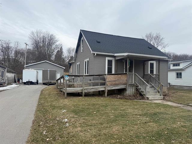 front view picture of 316 S Main Street, Vassar, MI. 48768