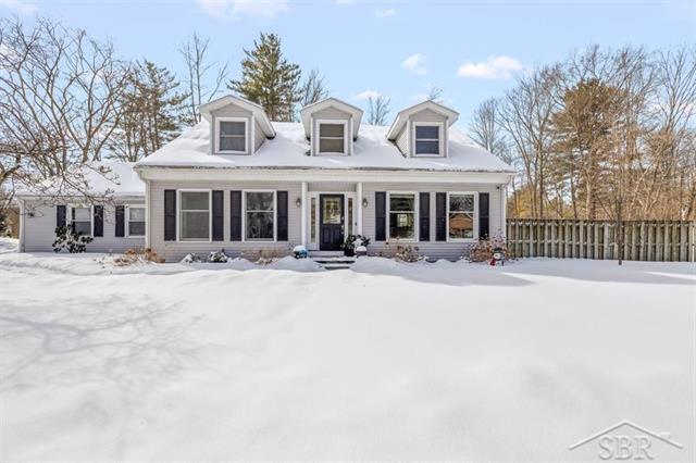 front view picture of 1500 Bayberry Lane, Midland, MI. 48640