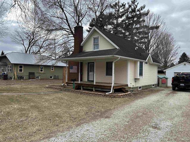 front view picture of 704 N Maple Grove Avenue, Hudson, MI. 49247