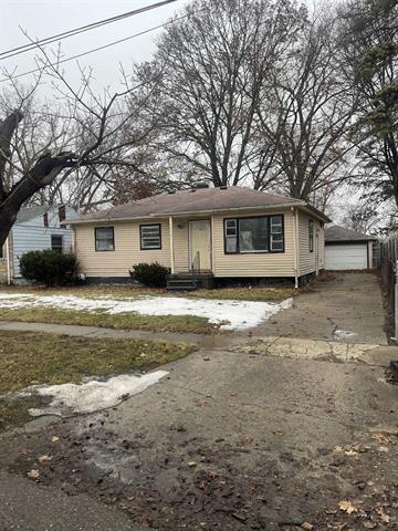 front view picture of 1318 Mott Avenue, Flint, MI. 48505