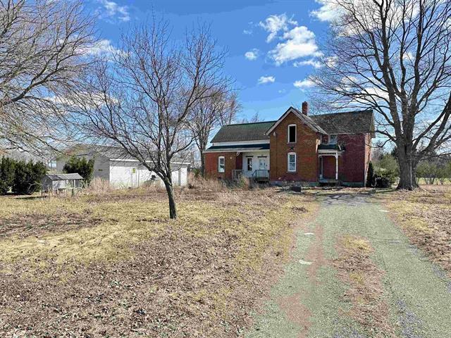 front view picture of 2665 S Airport Road, Saginaw, MI. 48601