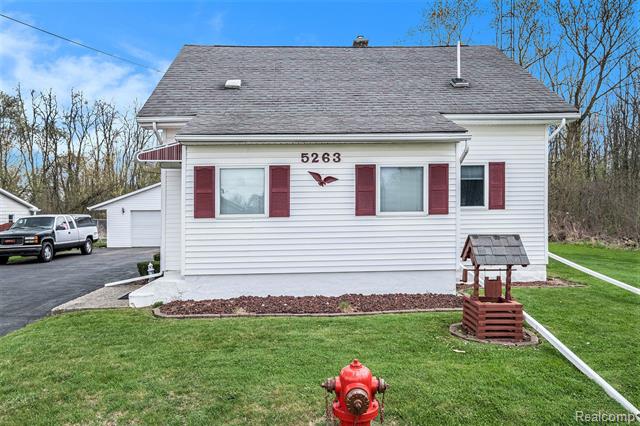front view picture of 5263 Wakefield Road, Grand Blanc, MI. 48439