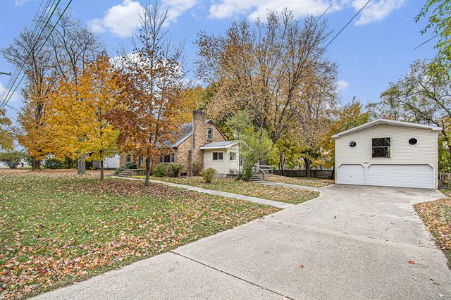 front view picture of 1444 Mark Street Ne, Grand Rapids, MI. 49525