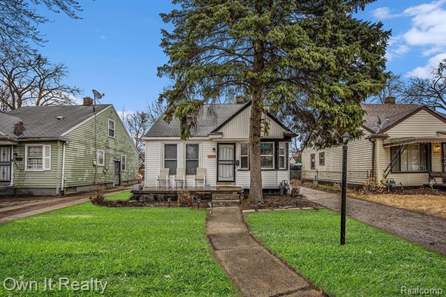 front view picture of 18626 Gilchrist Street, Detroit, MI. 48235