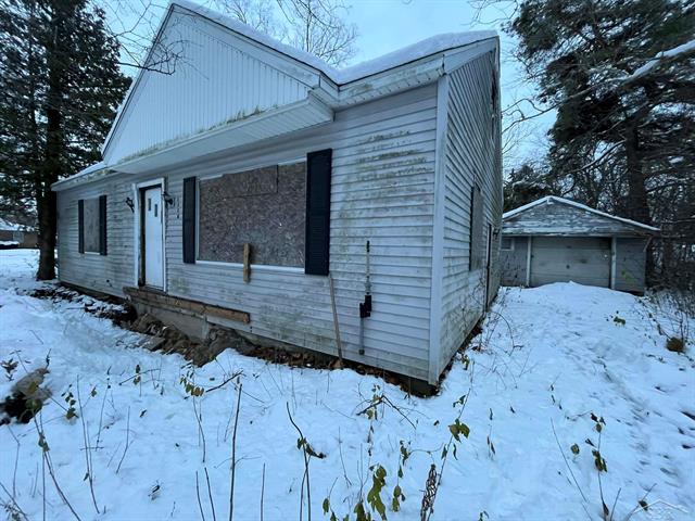 front view picture of 1116 Lamson Street, Saginaw, MI. 48601