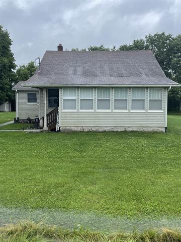 front view picture of 10062 E Coldwater Road, Davison, MI. 48423