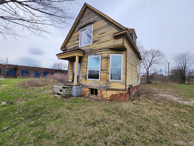 front view picture of 6419 Roosevelt Street, Detroit, MI. 48208