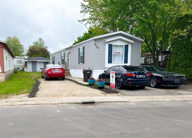 front view picture of 5220 Village Drive Sw, Wyoming, MI. 49509