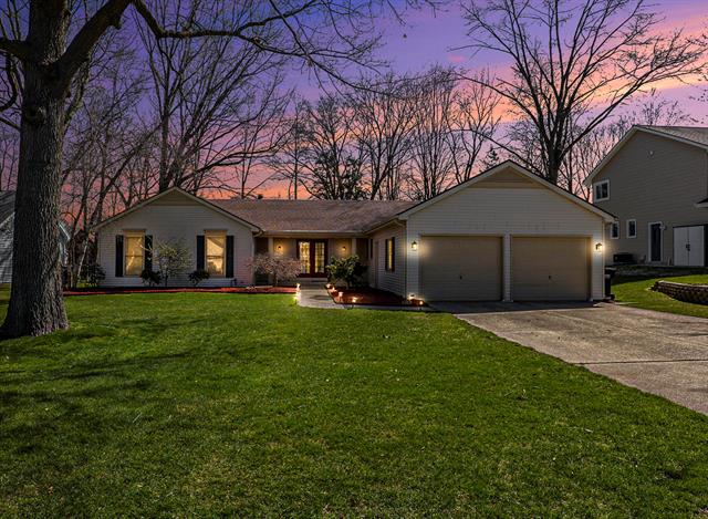front view picture of 4912 Chableau Drive Sw, Wyoming, MI. 49519