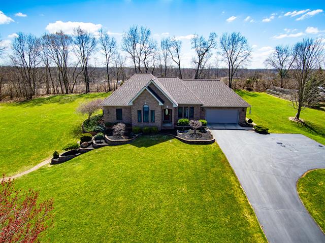 front view picture of 18475 Elizabeth Way, Chelsea, MI. 48118
