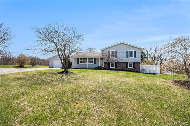front view picture of 4896 Beard Road, Byron, MI. 48418