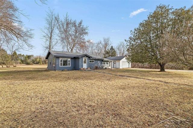 front view picture of 3938 Parker Road, Gladwin, MI. 48624