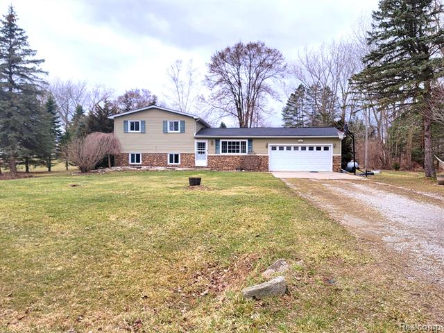 front view picture of 2168 Wagner Drive, Caro, MI. 48723