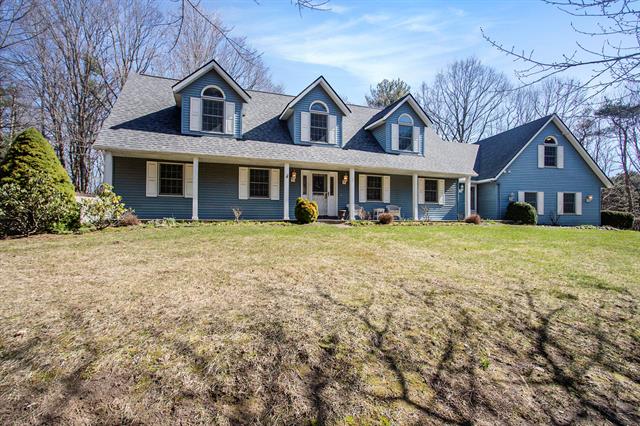 front view picture of 8894 Lakeshore Avenue, West Olive, MI. 49460