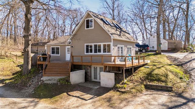 front view picture of 915 Guinan Drive, Chelsea, MI. 48118