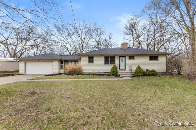 front view picture of 3127 Kensboro Avenue Ne, Grand Rapids, MI. 49505