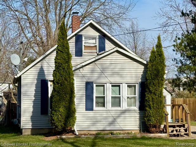front view picture of 427 S Lemen Street, Fenton, MI. 48430