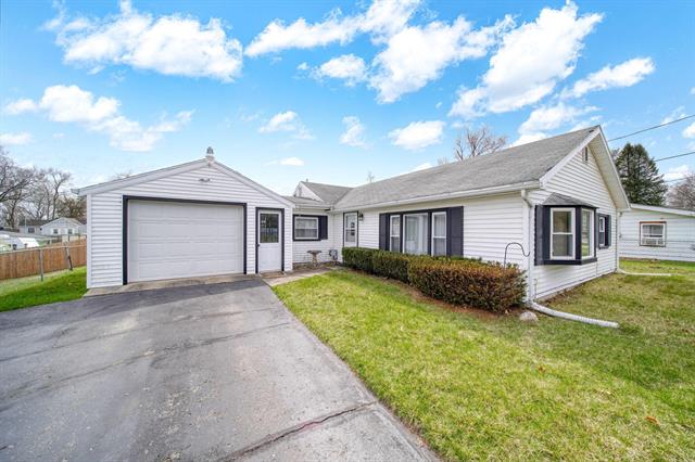 front view picture of 2993 Valley View Road, Jackson, MI. 49201