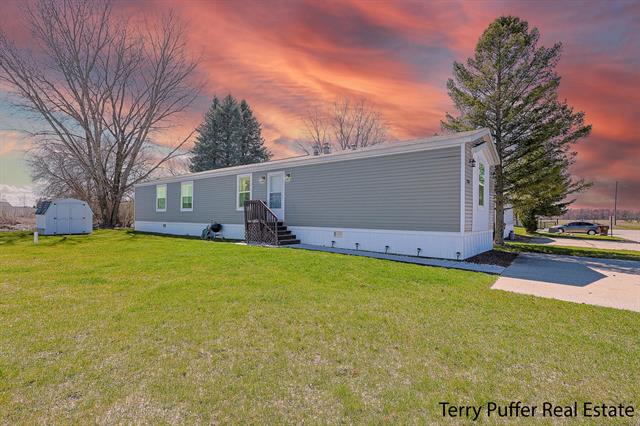 front view picture of 1230 Beaver Dam Drive Ne, Belmont, MI. 49306