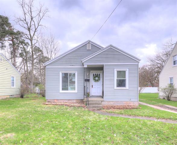 front view picture of 130 Rosemary Street Se, Grand Rapids, MI. 49507