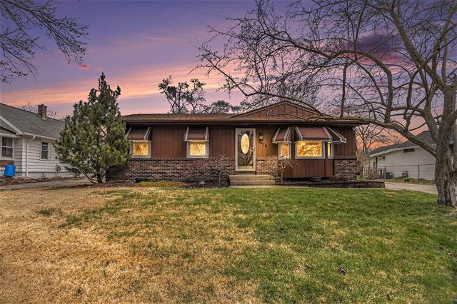 front view picture of 5476 Averill Ave Sw, Grand Rapids, MI. 49548
