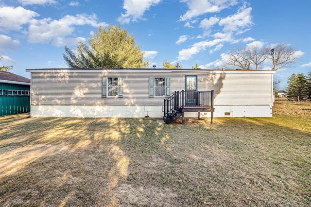front view picture of 10269 30Th Avenue, Evart, MI. 49631