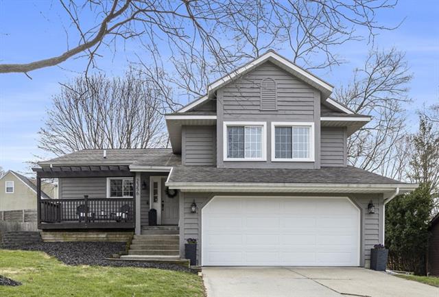 front view picture of 2356 Thistledowne Drive Ne, Grand Rapids, MI. 49505