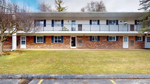 front view picture of 42580 Plymouth Hollow Drive, Plymouth, MI. 48170