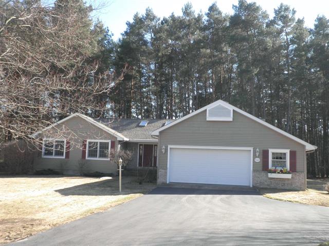 front view picture of 7627 Sandy Lane, Bellaire, MI. 49615