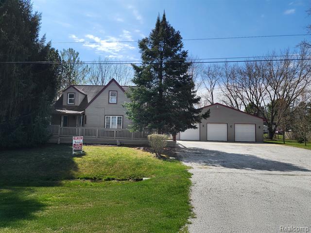 front view picture of 1042 E Hollywood Boulevard, Clio, MI. 48420