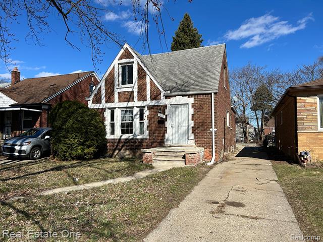 front view picture of 17380 Runyon Street, Detroit, MI. 48234