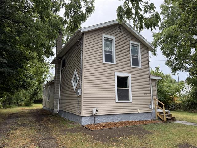 front view picture of 1015 N Blackstone Street, Jackson, MI. 49202