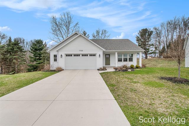 front view picture of 1733 Mulligan Drive Sw, Wyoming, MI. 49519