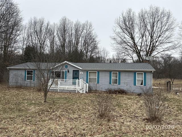 front view picture of 104 Pasadena Avenue, Battle Creek, MI. 49017