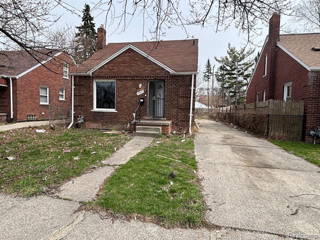 front view picture of 19376 Hamburg Street, Detroit, MI. 48205