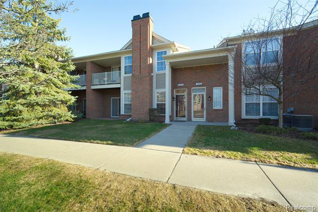 front view picture of 15402 Cornell Drive, Clinton Township, MI. 48038