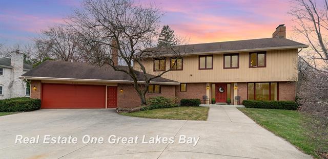 front view picture of 2915 E Nottingham Drive, Saginaw, MI. 48603