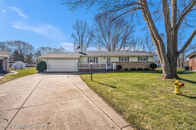 front view picture of 2076 Hardwood Circle, Davison, MI. 48423
