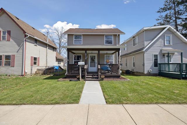 front view picture of 619 Woodlawn Avenue, Owosso, MI. 48867