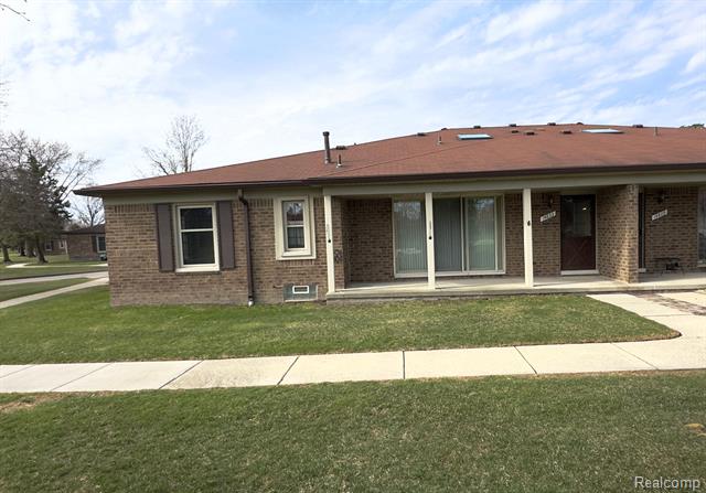 front view picture of 14833 Mayview Court, Utica, MI. 48315