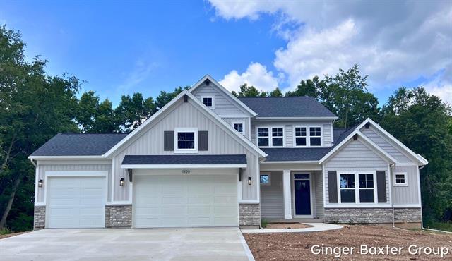 front view picture of 1920 Fallasburg Park Drive Ne, Lowell, MI. 49331