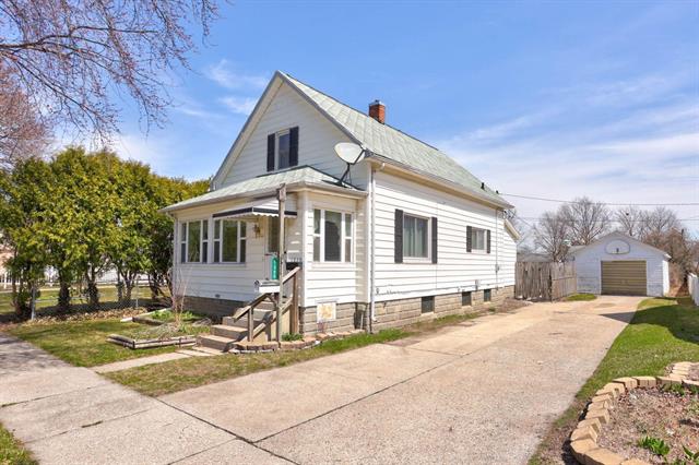 front view picture of 1509 S Grant Street, Bay City, MI. 48708