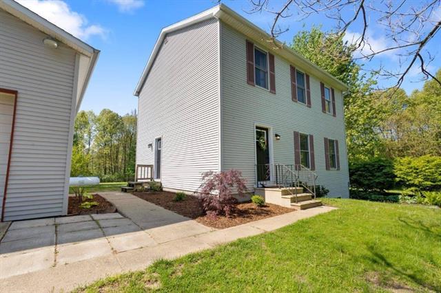 front view picture of 10833 W O Avenue, Mattawan, MI. 49071
