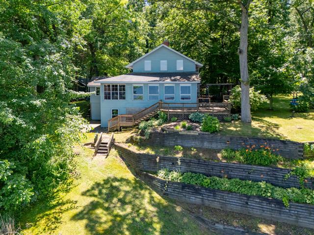 front view picture of 44850 Woodman Drive, Paw Paw, MI. 49079